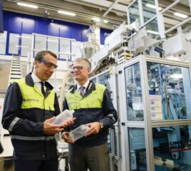 From left to right: Austrian Chancellor Christian Kern with Borealis CEO Mark Garrett at Borealis Innovation Headquarters in Linz, Austria.