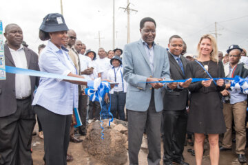 Surrounded by (from left to right), Rachel Ng’ethe of NCWSC and Kariuki Mugo and Emily Goulborn of WSUP.