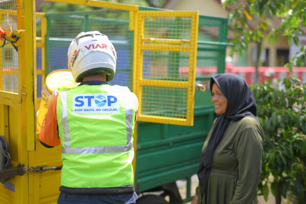 Photo: Project STOP and Accenture Team Tackle Mismanaged Waste with Innovative Digital App